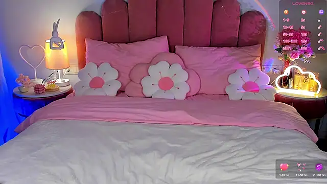 GiaCale online show from November 2025 01:33:02 PM