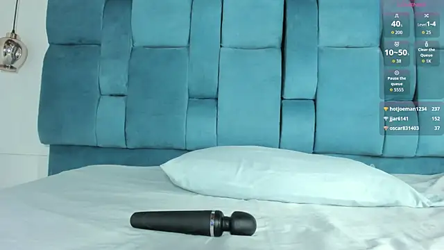 mia  fernandez online show from March 2026 07:07:01 PM