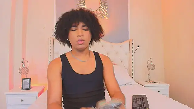 Ambar Collingg online show from September 2025 01:07:01 PM
