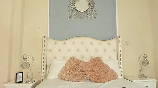 Ambar Collingg online show from March 2025 01:28:01 PM