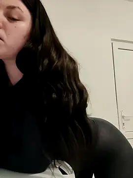 Snapshot of leeya_lee chatting on January 2025 10:50:01 PM leeya lee online show from January 2025 10:50:01 PM