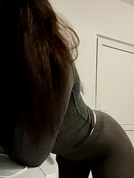 Snapshot of leeya_lee chatting on March 2025 09:10:02 PM leeya lee online show from March 2025 09:10:02 PM