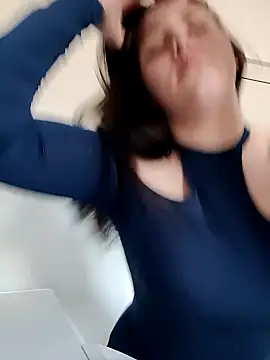 Snapshot of leeya_lee chatting on February 2025 02:38:01 PM leeya lee online show from February 2025 02:38:01 PM