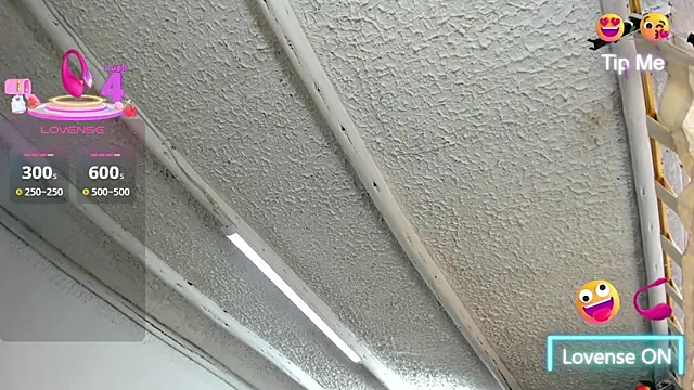 Snapshot of Selenakyle92_ chatting on October 2025 04:40:02 PM Selenakyle92 online show from October 2025 04:40:02 PM