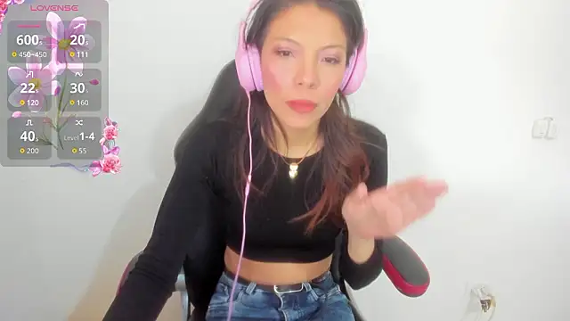 Selenakyle92  online show from March 2026 05:09:02 PM