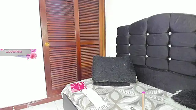 Selenakyle92  online show from July 2026 08:32:01 PM