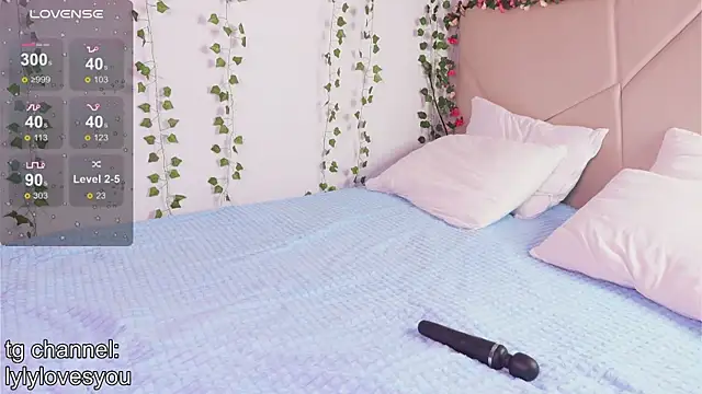 Snapshot of lylylovesyou chatting on January 2026 05:55:01 AM lylylovesyou online show from January 2026 05:55:01 AM