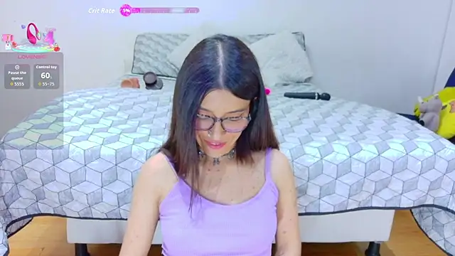  lucysmith online show from November 2025 04:24:01 AM