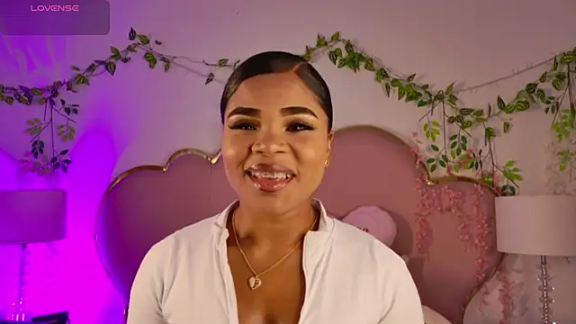 Snapshot of NahiaraReina chatting on April 2026 02:41:02 PM NahiaraReina online show from April 2026 02:41:02 PM