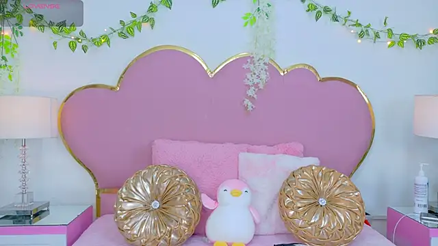 NahiaraReina online show from October 2025 01:01:02 PM