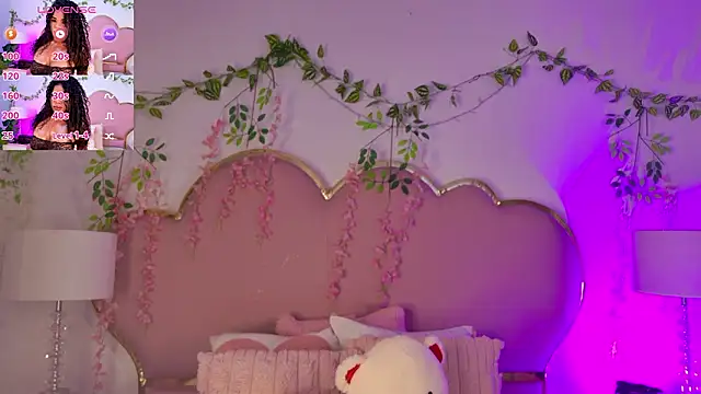 NahiaraReina online show from March 2026 01:42:01 PM