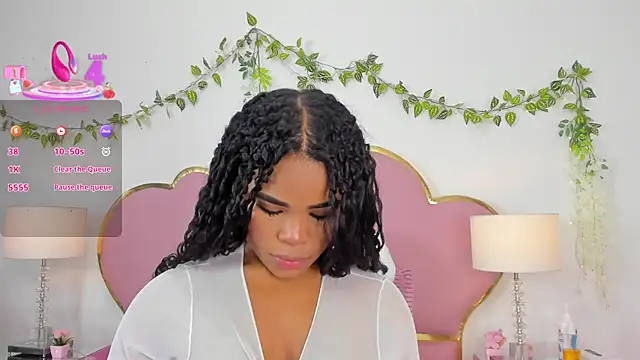 Snapshot of NahiaraReina chatting on September 2025 01:33:02 PM NahiaraReina online show from September 2025 01:33:02 PM