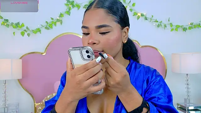 NahiaraReina online show from October 2025 12:59:02 PM