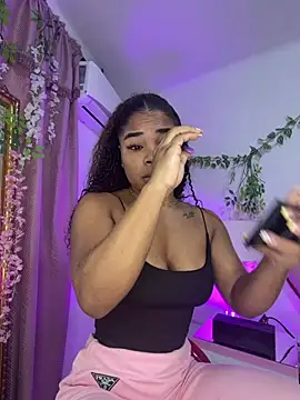 Snapshot of NahiaraReina chatting on July 2026 03:01:02 PM NahiaraReina online show from July 2026 03:01:02 PM