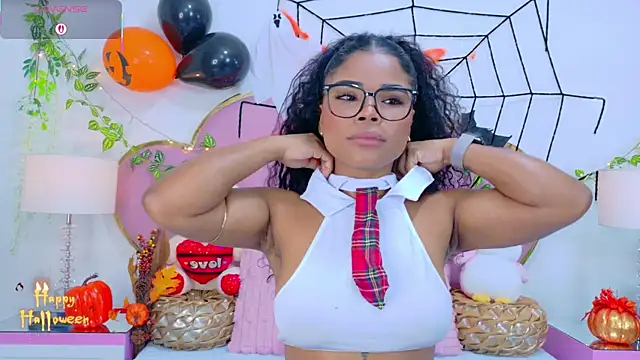 NahiaraReina online show from October 2025 01:08:01 PM