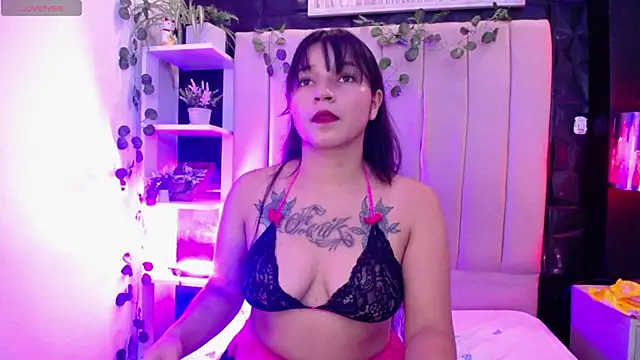 Snapshot of samara_hs chatting on January 2025 08:18:01 PM samara hs online show from January 2025 08:18:01 PM