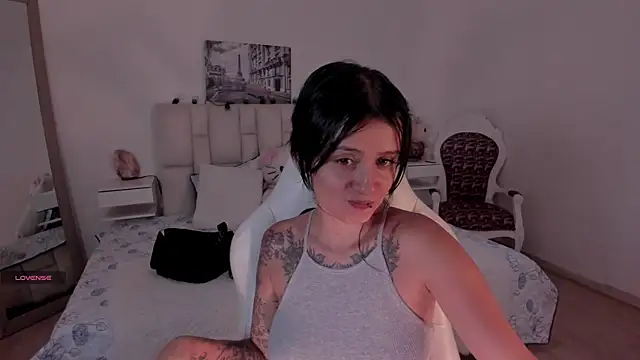 yenny garcia online show from April 2026 06:14:02 PM