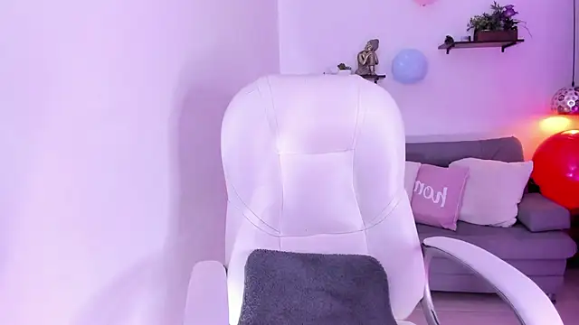 yenny garcia online show from November 2025 06:23:02 PM