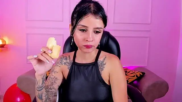 yenny garcia online show from September 2025 05:55:02 PM