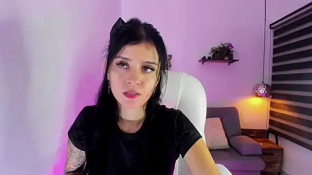 yenny garcia online show from October 2025 06:34:01 PM