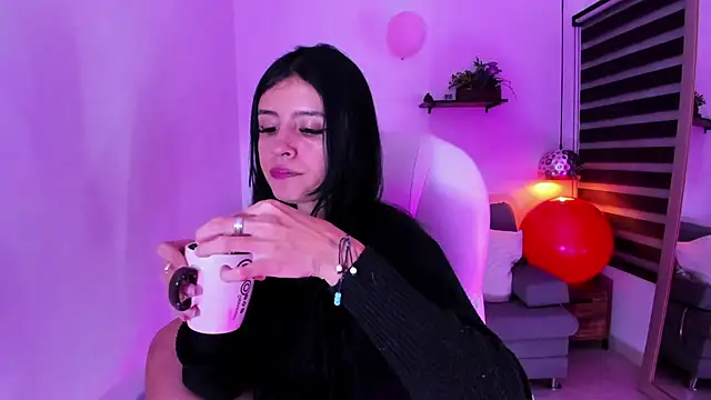 yenny garcia online show from November 2025 06:45:02 PM