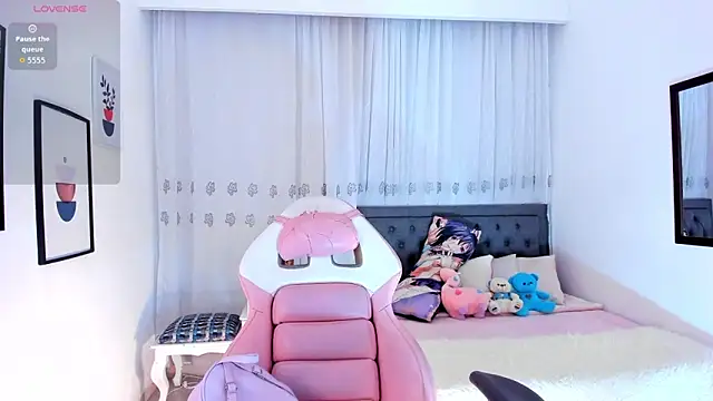 yenny garcia online show from February 2026 01:22:01 PM