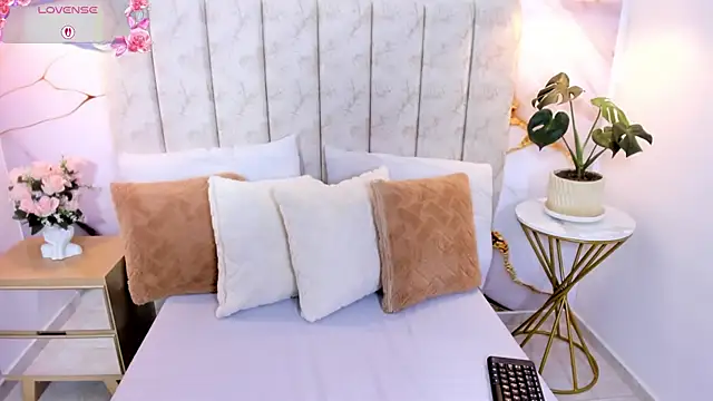 LauraSmith-01 online show from March 2026 08:44:02 PM