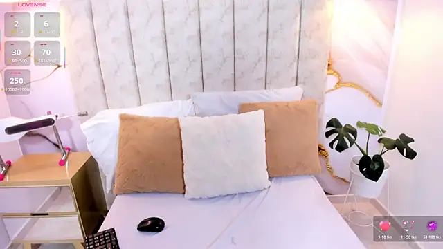 LauraSmith-01 online show from April 2026 09:44:01 PM