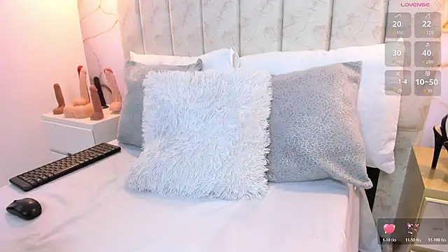 LauraSmith-01 online show from December 2025 11:05:02 PM