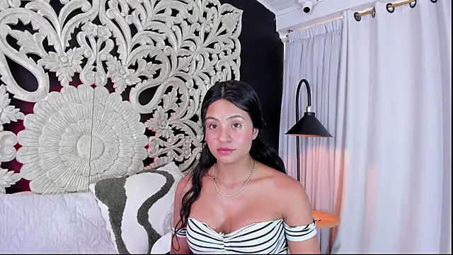 Snapshot of Mindy_sweety chatting on May 2026 01:05:02 PM Mindy sweety online show from May 2026 01:05:02 PM