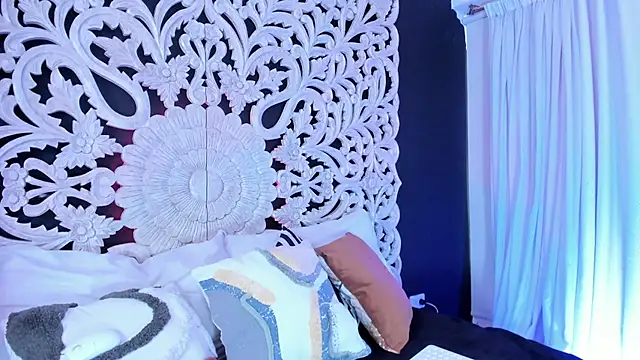 Snapshot of Mindy_sweety chatting on April 2026 12:18:02 PM Mindy sweety online show from April 2026 12:18:02 PM