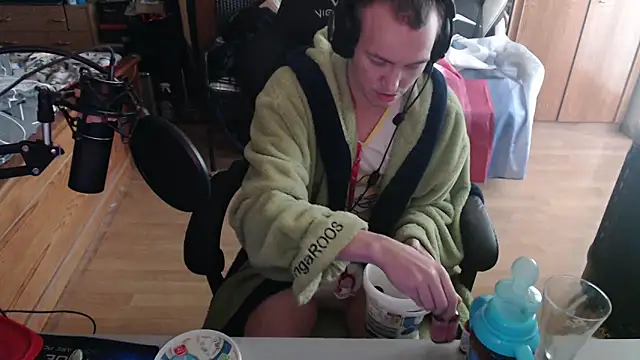 BabyDracoDarkfang online show from April 2026 10:28:02 AM