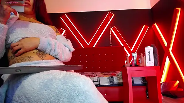 Snapshot of engel_devil chatting on October 2025 12:57:02 PM engel devil online show from October 2025 12:57:02 PM