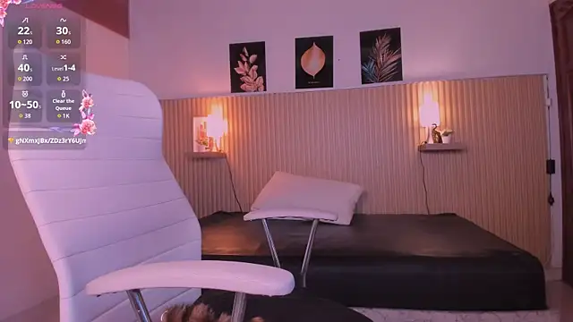 cloe sirena online show from April 2026 08:57:02 PM