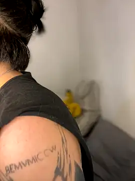 AnnikaMerliahh  online show from October 2025 03:38:01 AM