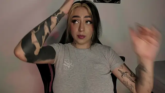 AnnikaMerliahh  online show from November 2025 10:04:02 PM