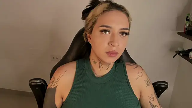 AnnikaMerliahh  online show from February 2026 12:51:02 PM