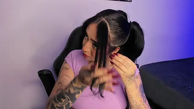 AnnikaMerliahh  online show from September 2025 04:23:01 AM