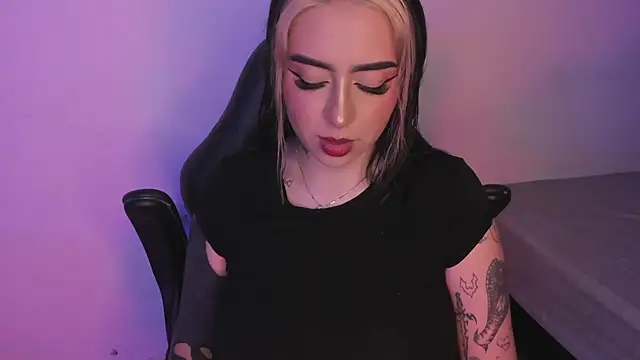 AnnikaMerliahh  online show from November 2025 03:32:01 AM