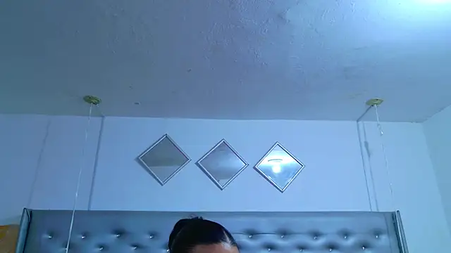 EileenBenzon online show from May 2026 01:32:02 PM