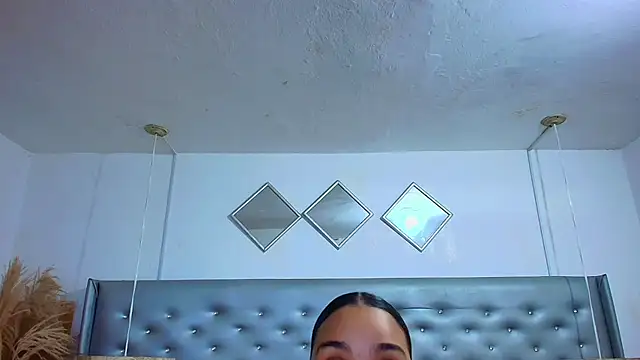 EileenBenzon online show from December 2025 04:50:01 PM