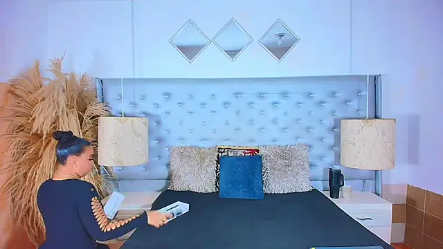 EileenBenzon online show from October 2025 04:13:01 AM