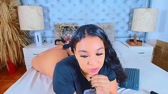 EileenBenzon online show from October 2025 05:35:02 PM