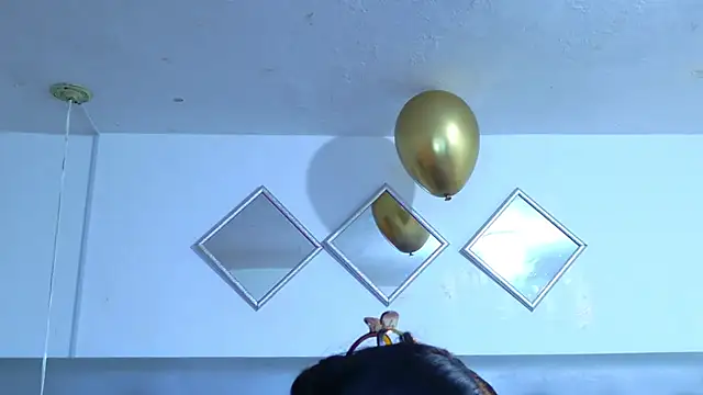 EileenBenzon online show from April 2026 05:04:01 AM