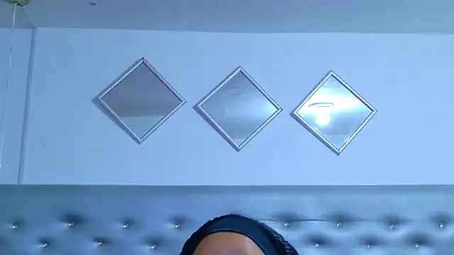 EileenBenzon online show from May 2026 02:47:01 PM