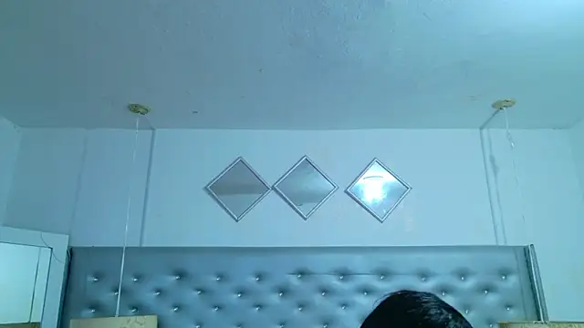 EileenBenzon online show from April 2026 02:12:02 PM