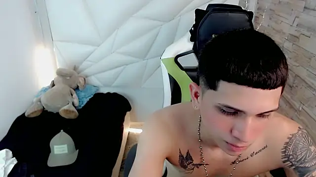 Snapshot of Brayan_lopezz chatting on February 2025 03:59:02 PM Brayan lopezz online show from February 2025 03:59:02 PM