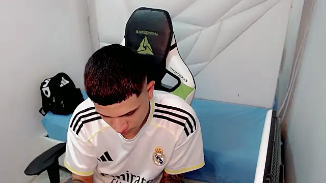 Brayan lopezz online show from January 2026 12:52:02 PM
