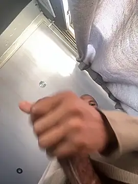 Snapshot of BlueIceCube chatting on November 2025 11:35:02 AM BlueIceCube online show from November 2025 11:35:02 AM