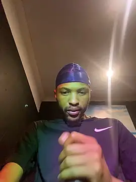 Snapshot of BlueIceCube chatting on October 2025 01:40:01 AM BlueIceCube online show from October 2025 01:40:01 AM